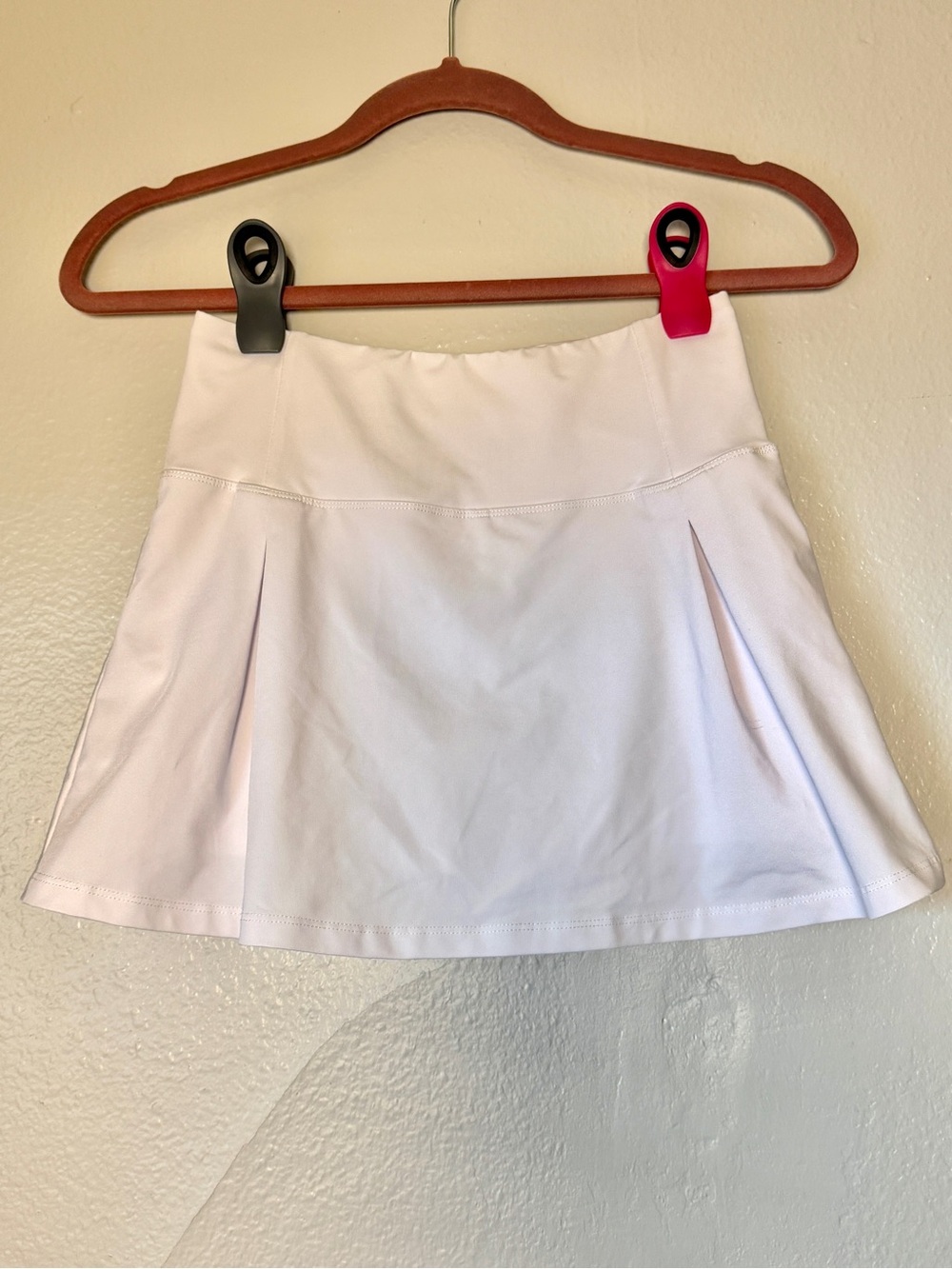Women’s White Athletic Pleated Skirt